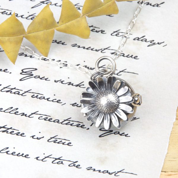 Daisy Days Keepsake Locket - Image 3