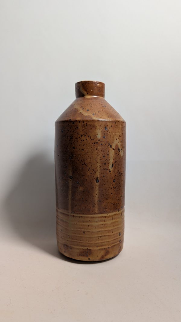 Thin neck vase in warm sand