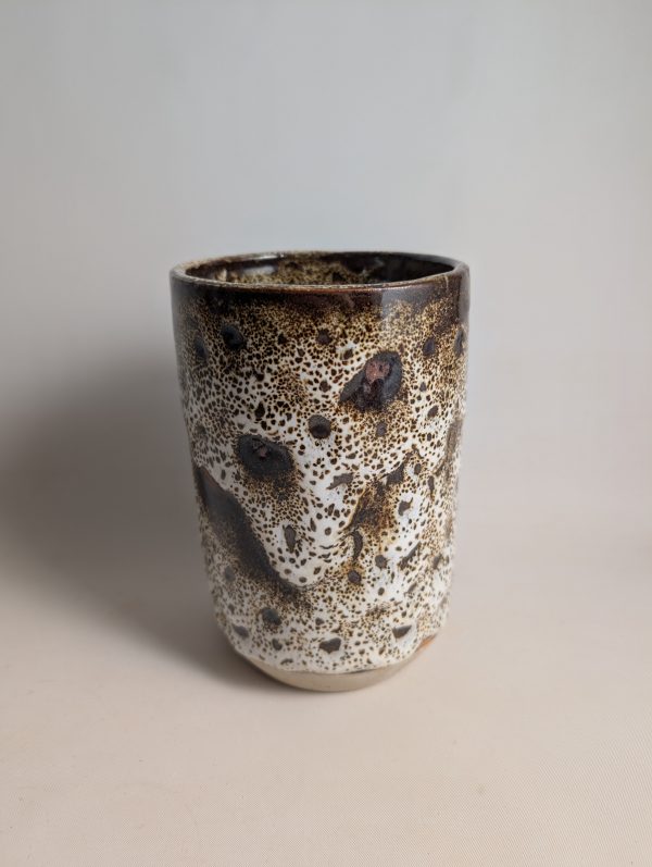 Vase in chocolate and white